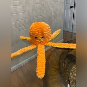 - Jmle Dog Toy Longs Leg optupus  With  Squeaker 18”.